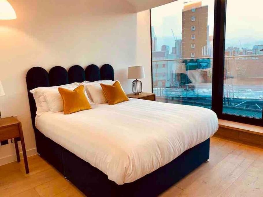 Large 3 Bed 3 Bathrooms Penthouse With Terrace And City Views In Londra Esterno foto