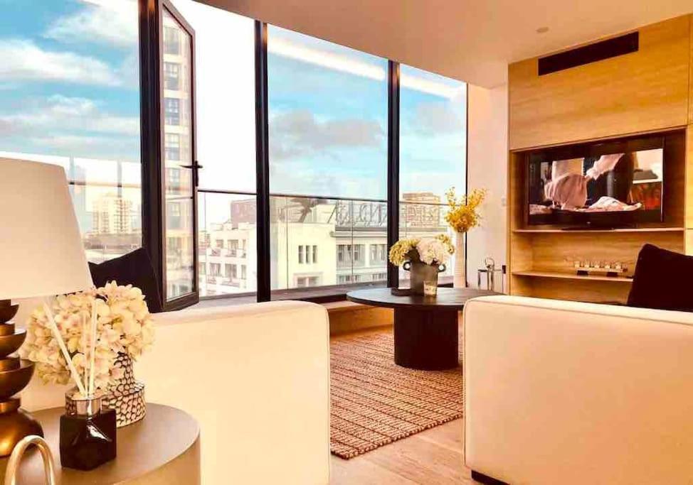 Large 3 Bed 3 Bathrooms Penthouse With Terrace And City Views In Londra Esterno foto