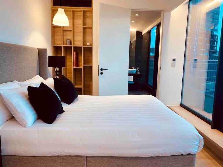 Large 3 Bed 3 Bathrooms Penthouse With Terrace And City Views In Londra Esterno foto